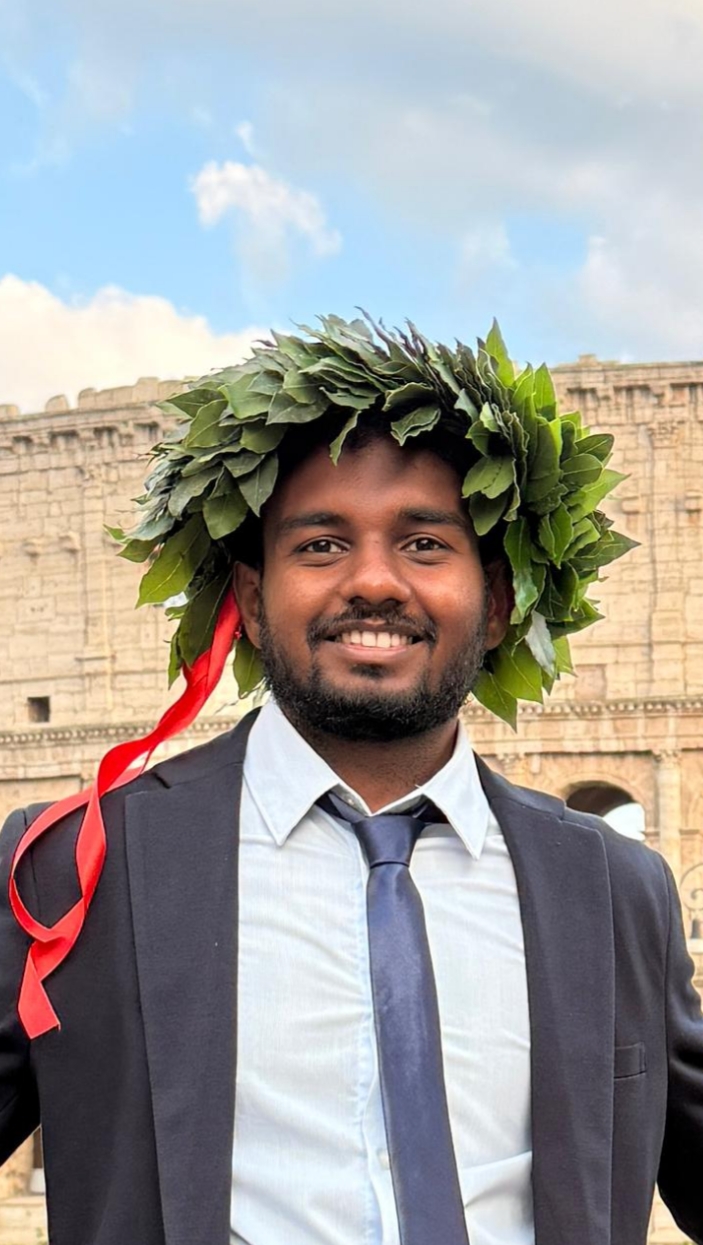 Portrait photo of Sanket Nawale